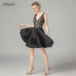 Party Dresses Asymmetrical Prom Dress Little Black Sexig V-ringning Lace Elegant Trött Dancing Empire Night Club WS-L1143