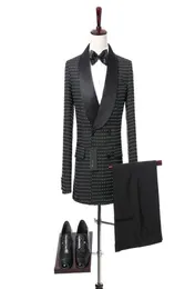 Schwarzes Gitter Hochzeitstuxedos für Bräutigamkleidung 2018 Doppelbröstliche Schal -Revers -Trimmverkleidung Custom Made Men Suits Jackethose3199205