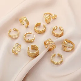 Letter Set Zirconium Gold Ring, enkel och oregelbunden klassisk stil, utsökt öppning, lyxig klöverring