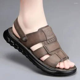 Buty swobodne skórzane krowie gumowe sandali przyczynowe oddychające wygodne lateksowe podeszwa środkowa formowana klamra Mężczyźni Kordony zapatillas na lato