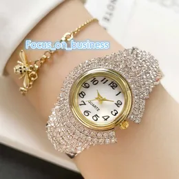 Mode underbara lyxkristaller glänsande kvinnor handklocka snygg set reloj mujer oem guld kvartsklockor