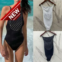 2024 Ny modedesigner Sexig bikini sätter billiga brev strass kvinnor bikini semester strand bodysuit bikinis en bit baddräkt för dam
