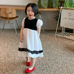 Koreaner Sommer Kleinkindmädchen Kleid Baumwollblase Kurzarm Spleißbabys Lose Sweet Säugling Prinzessin 240322