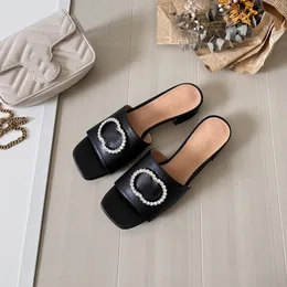 2024 Rhinestone tofflor Kvinnor Summer Nya äkta läderskor Öppen Toe Kitten Heel Women's Sandals Square Head Slides Female Slippers