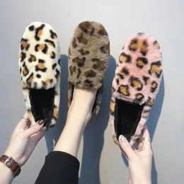 Scarpe casual autunno femminile e inverno 2024 versatile peluche calde lussureggiante leopardo netto lana rossa coda lana lefu