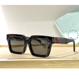 Di occhiali da sole 5A Factory Wholesale Chain Occhiali da sole 2024 New Fashion 40001 in vendita
