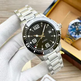 Designer Watch Family Coppia di Famiglia Lang Qin Watchs Men and Women Classic Quartz Owatch Tiktok Fashion