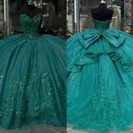 Emerald Yeşil Prenses Quinceanera Elbiseler Aplike Balo Balo Elbisesi Sevgilim Glitter Pulins Vestido de Quinceanera Yay 15 Maskeli Yapı Elbise