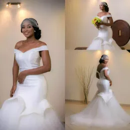 Kleider 2019 Neue arabische afrikanische Meerjungfrau Brautkleider von Schulterkristallperlen Sweep Zug Tüll Corset Back Plus Size Formal Braut