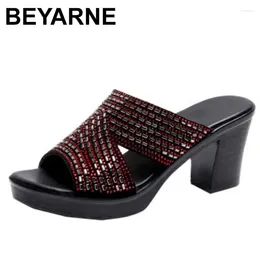 Тапочки Beyarne Women Sandals Shoes Fashion Low Platbore Peep Toe Modern Square High Heels. Случайный размер женщины 35-41
