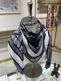 Twil Schal Designer Scarf Set for Women Summer 100%Designer Silk Satin Sashion Designer Cashmere Sciallo Anello di lusso Ploid Controllo di cotone Sciarpa Squala Pesta