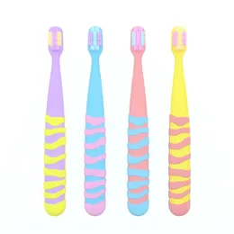 2022 Nowy Soft Bristle Bristle Szczoteczka do zębów z zabawkami - Fun Dental Care for Children z interaktywnymi zabawkami i delikatnymi włosami
