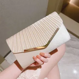 أكياس Wallte Wallte Silk Evening Luxury Luxury Hand Hand Banquet Luxurys Designers Bag Beige Appricot Dress