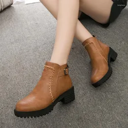 Fitnessschuhe Frauen -Knöchelstiefel Reißverschluss Quadrat Ferse Vintage -Druckleder für Frauen schnallen Gurt rund Zeh Casual Short