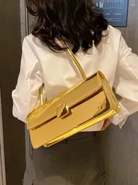 Totes Lackleder Leder glänzend Unterarmtasche 2024 Damen Magnetische Schnallen Reißverschluss Klappen -Umhängetaschen elegante süße würzige Mädchenhandtasche