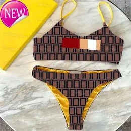 2024 Novo designer de moda atacado moda de banho sexy letras impressas letras femininas bikinis maré dividida para mulheres meninas halter maiô sexy sutre de praia banheira de moda