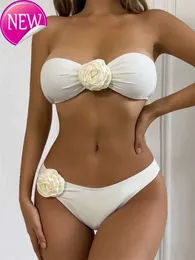 Designer Sexy Bikini Sets 2024 Novo maiô feminino feminino Novo bandeira de flores pura se sexy tardio tardio de tardar verão de duas peças de banho de praia j240403