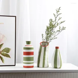 Vasi di dipinto a mano Ceramic Flower Ware Modern Nordic Geometric Line campione Camerazione Decorazione del vaso decorativo per la casa