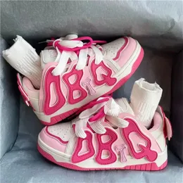 Stile rosa grazioso da donna grazioso lettera versatile kawaii scarpe da donna bambina sneaker resistenti al rosa resistenti 240402