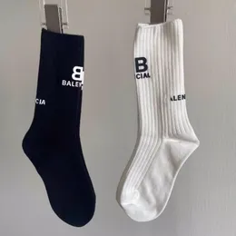 Men's and Women's Mid length Socks Unisex Spring/Summer Four Seasons Letter Simple Fashion Trend Sports Comfortable Socks