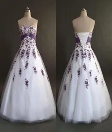 Top Quality White and Purple Wedding Dresses from China Sweetheart Necline Exquisite Machine Embroidery Aline Corset Bridal Gowns2879173