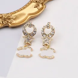 20 color 18K Gold Letter Stud 925 Srebrna marka projektanci geometryczni słynne kobiety Crystal Pearl Hoop Carring Carring Prezent