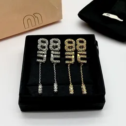 Novo luxo M Brincos de designer de marca 18K Brincos pendentes de cristal de cristal de prata de ouro 18k para mulheres anéis de jóias para mulheres anéis de jóias