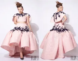 2016 Ashi Studio Blush Pink Abend Kleider zweiteilige Hilow Rüschenkleider Abendkleidung mit Wrap Black Applikes Prom Robe de S4612040