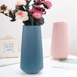 Вазы минималистская пластическая ваза
