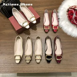 Designerschuhe Frauen Flats Ballett Flats Kätzchen Heels echte Leder-Kleiderschuhe flache Absatzschuhe Quadratschnalle Zeh Leichter Leder Low Heels Handschuh Schuhe 34-40