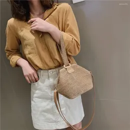 Omuz çantaları saman tasarımcı moda markası kadın kova çantası dokuma çanta yaz basit gündelik crossbody mini bolsos