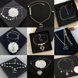 With Box Classic Pendant Necklaces for Women Elegant Necklace Highly Quality Pearl Choker Chains Designer Jewelry 18K Plated Gold Wedding Party Gift