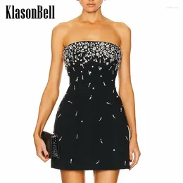 Lässige Kleider 3,2 Klasonbell Bankett Party Temperament trägerlose Kleiderinnen Frauen Bling Diamonds Perlen sexy Rückenlose Taille kurz sammeln