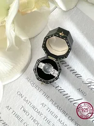 Klusterringar 2024 Stil Hög fluorescens Glasskum Jade 925 Sterling Silver Ring inlagd med koldiamantbröllopsmycken
