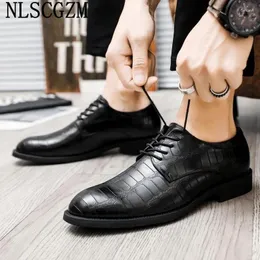 Kleiderschuhe Leder Männer formelle Oxford Italienische Aufzug für Büro 2024 Sapatos Sociais Maskulino Zapatos