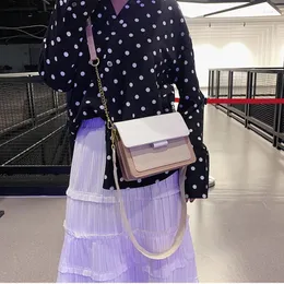Omuz çantaları 2024 İngiliz düz renkli pu deri çapraz gövde kadınlar için moda moda küçük kare çanta kadın haberci çantalar
