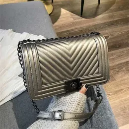 2024 Novo designer feminino crossbody ombro ombro coreano Cadeia de lingge diagonal Smitch Smalt Saco