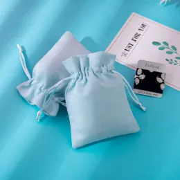 Altre borse per coregoni di flanella personalizzate personalizzate di gioielli da packaging per le buste per la decorazione del matrimonio di Natale chic.