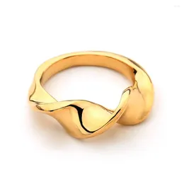 Küme halkaları bükülmüş eğri yüzük altın renk parmak kadın moda mücevher parti hediyeleri anillos bague femme homme ringen.