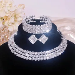 Klasik Rhinestone Crystal Gerletici Kolye Küpe ve Bilezik Seti Kadınlar için Gümüş Renk Gelin Düğün Mücevher Setleri 240401