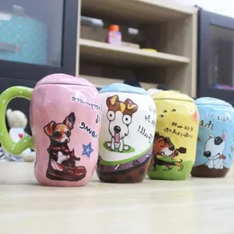 Canecas Creative Cartoon Dog Milk Copo de cerâmica de grande capacidade com colher de tampa de cor e caneca pintadas à mão de estilo fofo para criança