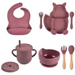 8 Stcs Baby Weiches Silikon-Saugbecher Schüssel Teller Tasse Löffel Löffel Gabel Set Anti-Rutsch-Besteck für Kinder, die Teller füttern 240321