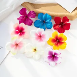 Dekorative Blumen 100pcs künstliche Blumenpraxis Schandkasten Weihnachtskränze Home Hochzeit Dekoration Braut Accessoires Silk Kirsche