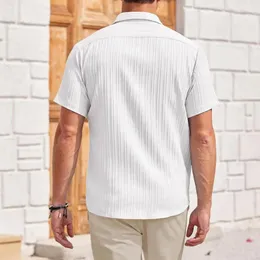 Camisas casuais masculinas Camisa de manga curta Button-down Summer com bolso de bolso no peito Design listrado