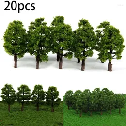 Bahçe Dekorasyonları 20pcs 8cm Yeşil Plastik Mini Model Ağaçlar Mikro Peyzaj Dekor Tren Düzeni Aksesuarları DIY Sanat Dekorasyonu