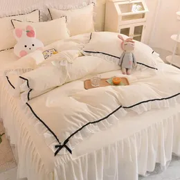Bettwäschessätze Prinzessinstil Vierteilige Set Blech Sommer Bettdecke Rock gewaschene Baumwollfee