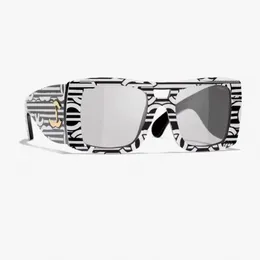Mulheres luxuosas de óculos de sol de grandes dimensões de tamanho de tamanho da moda Pernas decorativas de alta qualidade UV400 Óculos resistentes com embalagem original CH9141