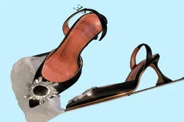 Kvinna Sandaler Italien Amina Muaddi Black Satin Begum Sling Heels Amina Muaddi Begum Crystal Brosch Slingback Pumpar Black Shoes5113229