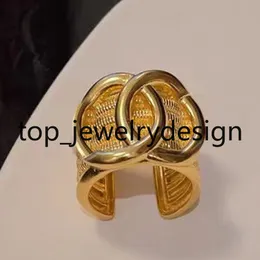 Дизайнерские кольца 18 тыс. Золотано покрытая медным кольцом дизайнерский бренд писательница кольца