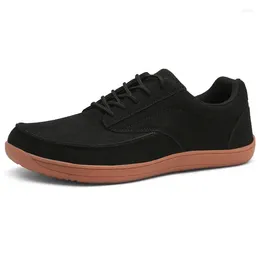 Sapatos casuais Damyuan não deslizam tênis masculinos confortados com os pés descalços para homens de moda de tamanho grande sapato de caminhada leve